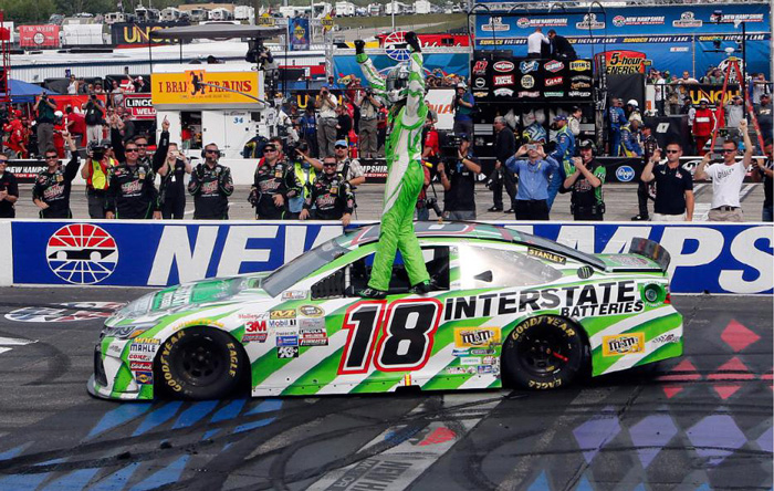 KYLE BUSCH 2015 NEW HAMPSHIRE WIN RACED VERSION INTERSTATE BATTERIES 1/24 ACTION