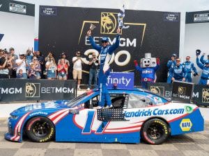 24-elliott-charlotte-win_20250604175916