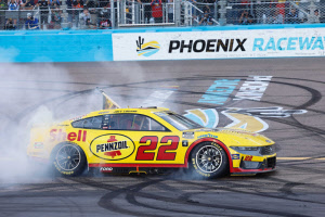 24-logano-phoenix-win_20250604180025
