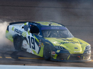 25-almirola-phoenix-win_20250604180221