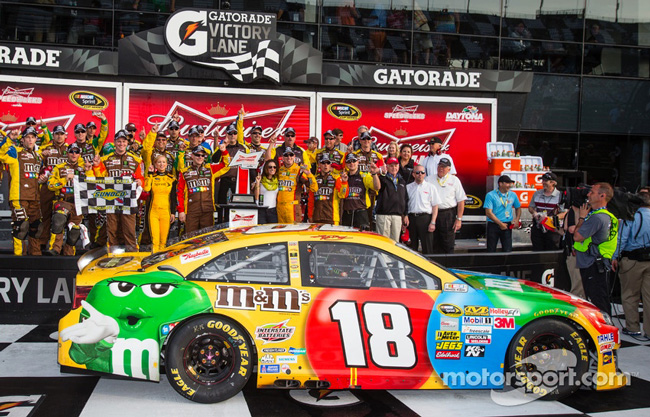 2013 Kyle Busch #18 M&M's - Budweiser Duel at Daytona Win / Raced Diecast