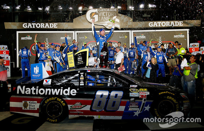 2015 Dale Earnhardt Jr #88 Nationwide Salutes - Daytona Win / Raced Diecast