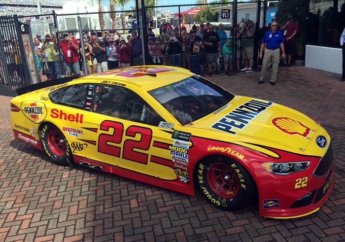 2017 Joey Logano #22 Shell - Daytona Clash Win / Raced Diecast