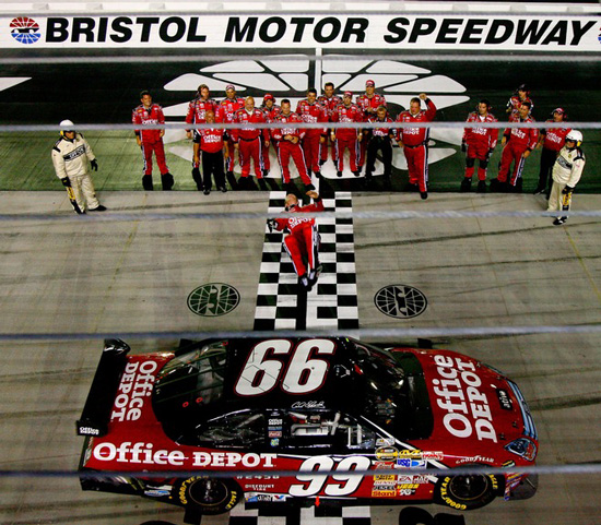 Carl Edwards #99 Bristol Win / Raced - COT