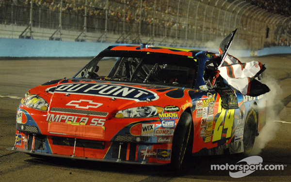 2007 Jeff Gordon #24 Dupont - Phoenix 76th Win / Raced Diecast