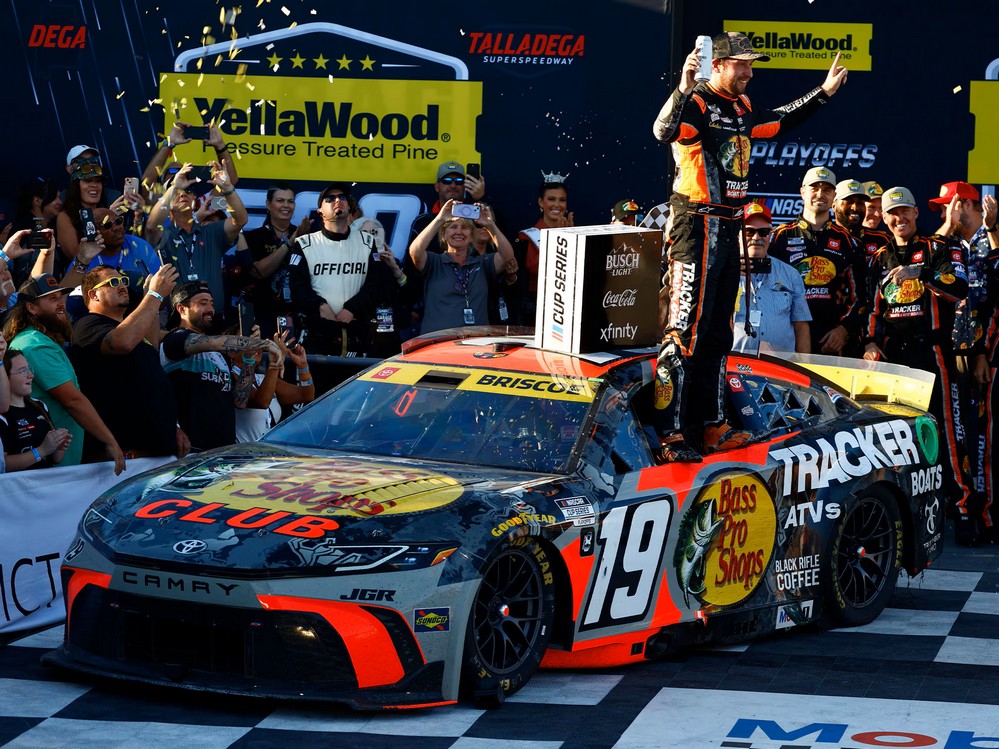 2025 Chase Briscoe #19 Bass Pro Shops - Talladega Win / Raced 1/64 Diecast