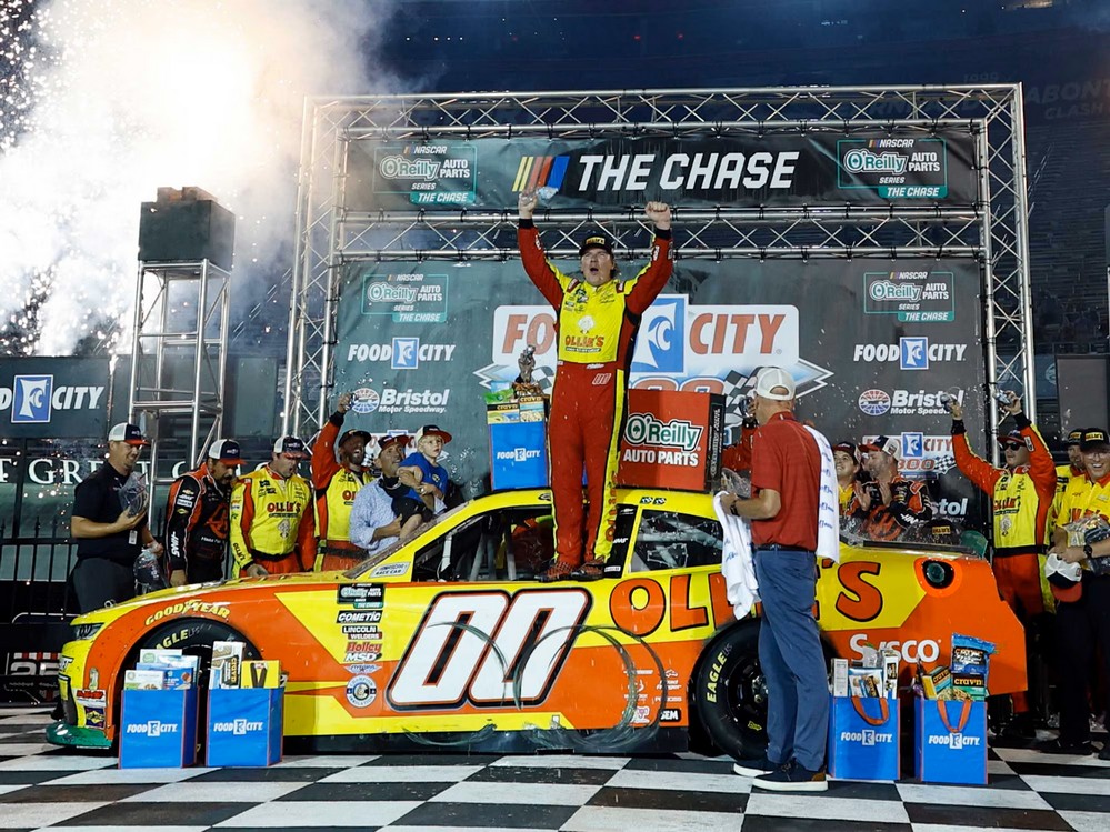 2026 Sheldon Creed #00 Ollie's - Bristol Win / Raced 1/24 Diecast
