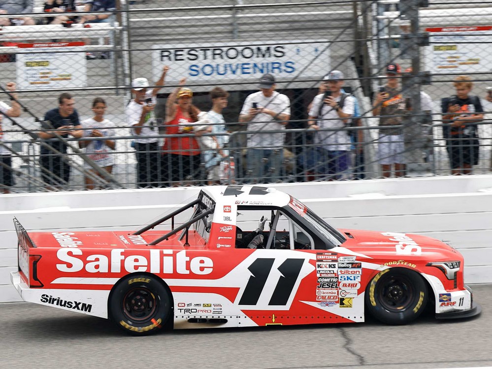 2026 Kaden Honeycutt #11 Safelite - Richmond Win / Raced Truck 1/64 Diecast