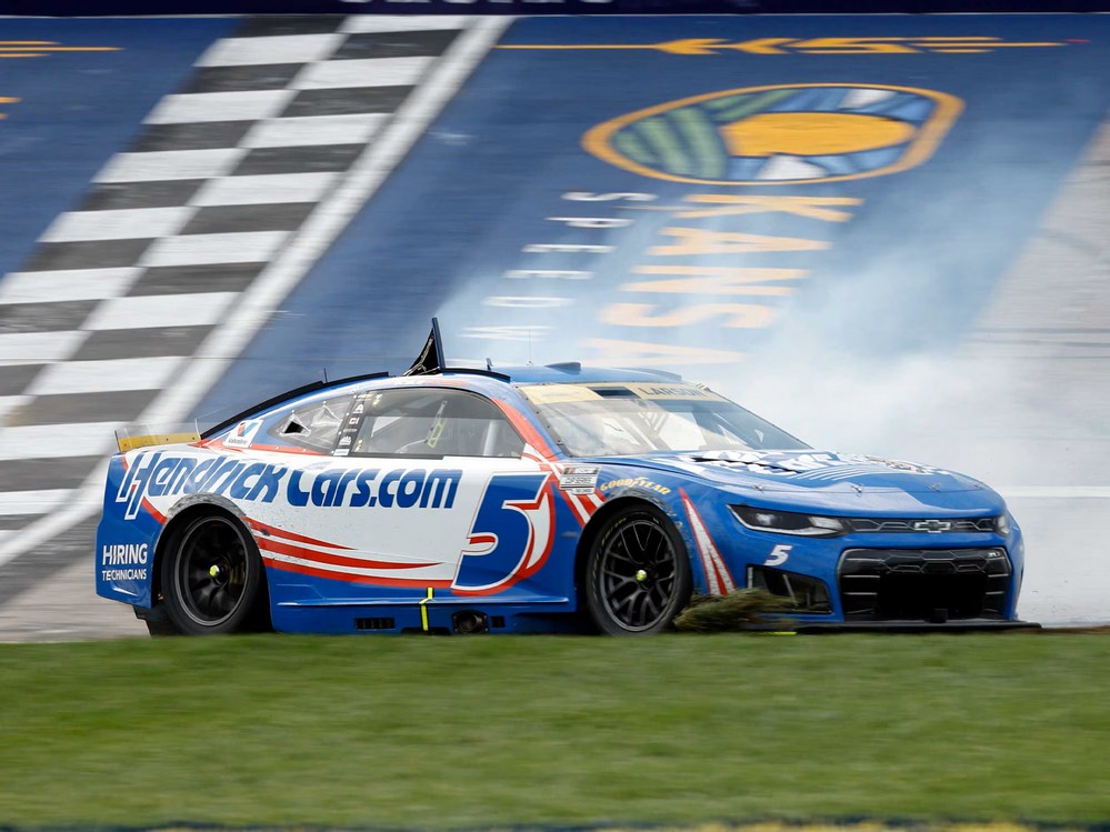 2026 Kyle Larson #5 HendrickCars.com - Kansas Win / Raced 1/64 Diecast