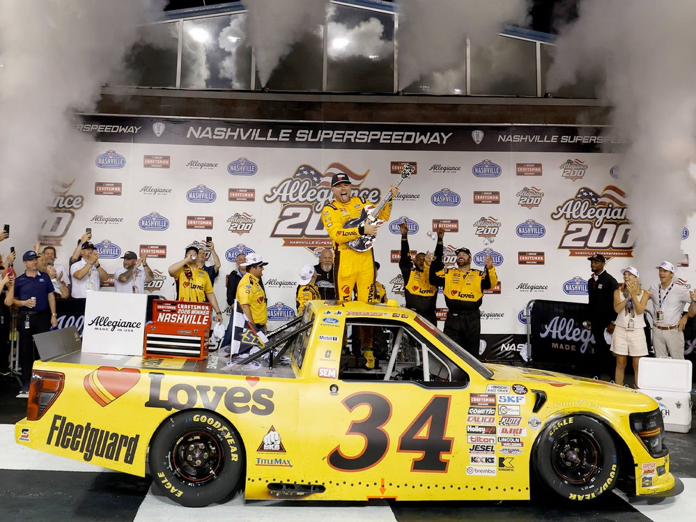 2026 Layne Riggs #34 Love's / Fleetguard - Nashville Win / Raced Truck 1/24 Diecast