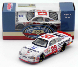 2001 Kevin Harvick #29 Goodwrench - Atlanta Win / Raced 1/64 Diecast