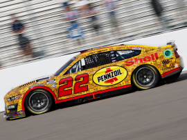 2023 Joey Logano #22 Shell Penske 100 Wins 1/24 Diecast