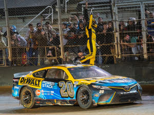 2023 Christopher Bell #20 DEWALT - Bristol Dirt Win / Raced 1/64 Diecast