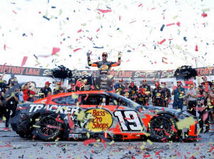 2026 Chase Briscoe #19 Bass Pro Shops - Las Vegas Win / Raced 1/24 Diecast